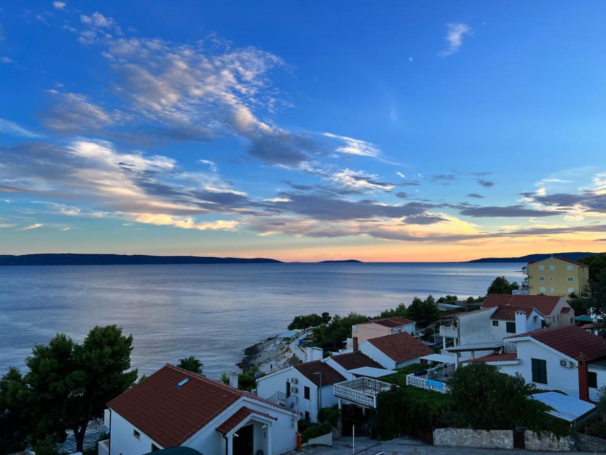 Luxury Beachfront Villa Carlisa Ciovo Exterior photo