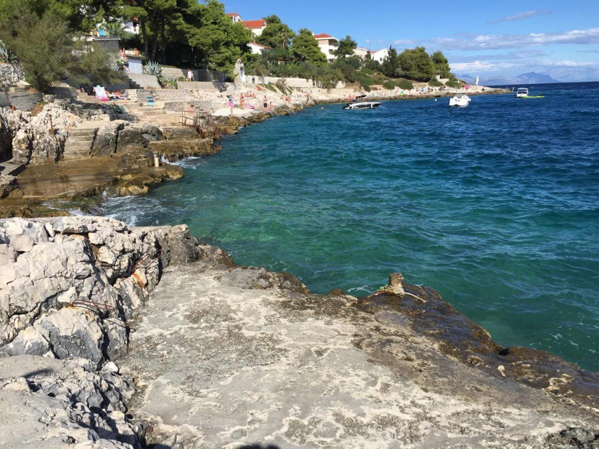 Luxury Beachfront Villa Carlisa Ciovo Exterior photo
