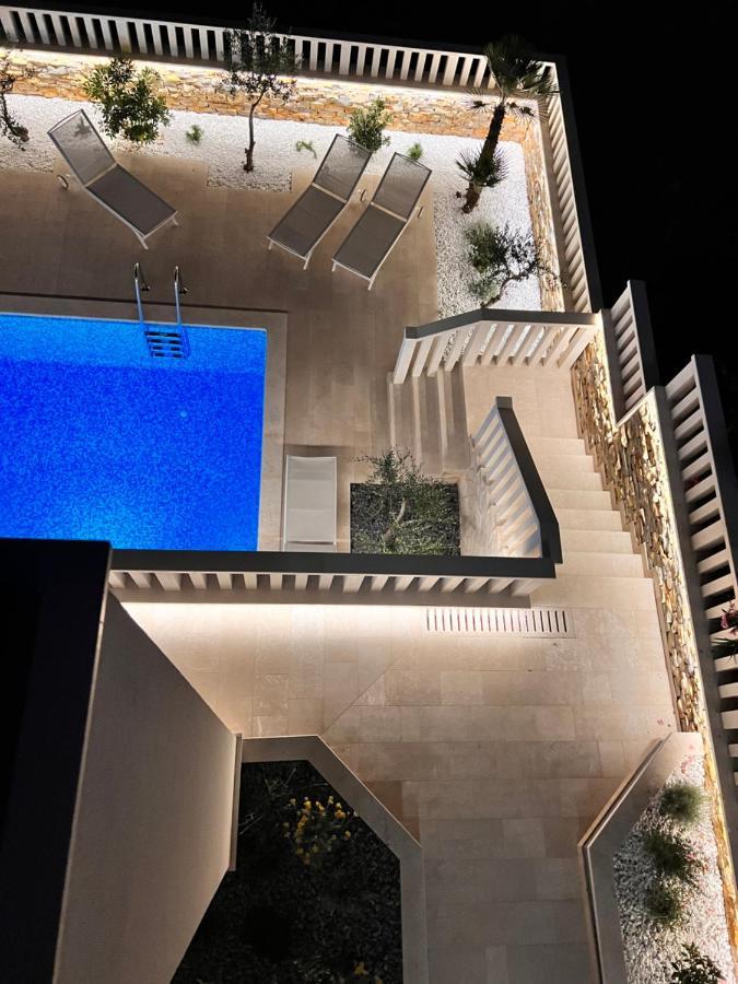 Luxury Beachfront Villa Carlisa Ciovo Exterior photo