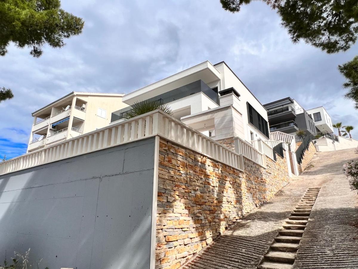Luxury Beachfront Villa Carlisa Ciovo Exterior photo