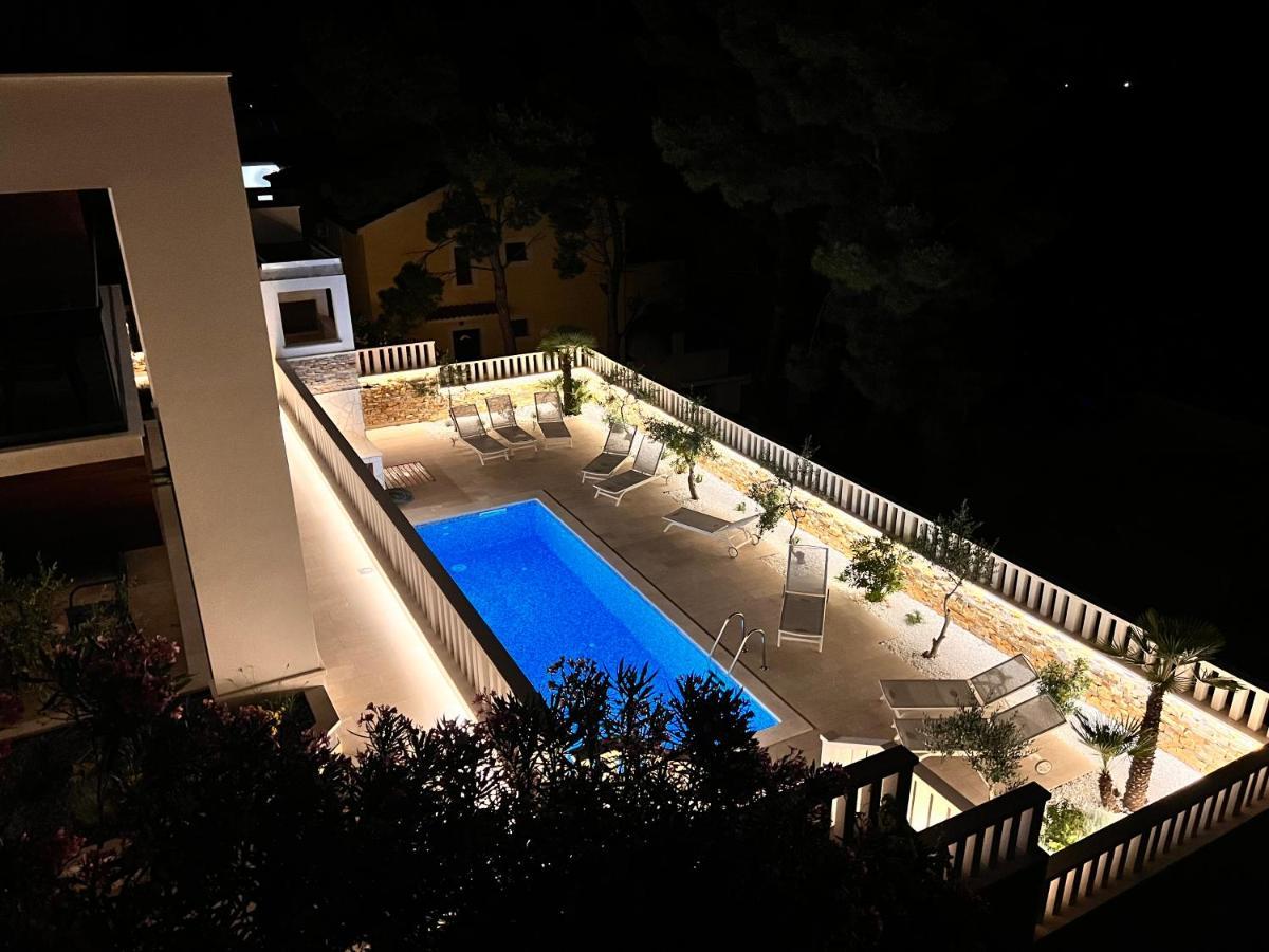 Luxury Beachfront Villa Carlisa Ciovo Exterior photo