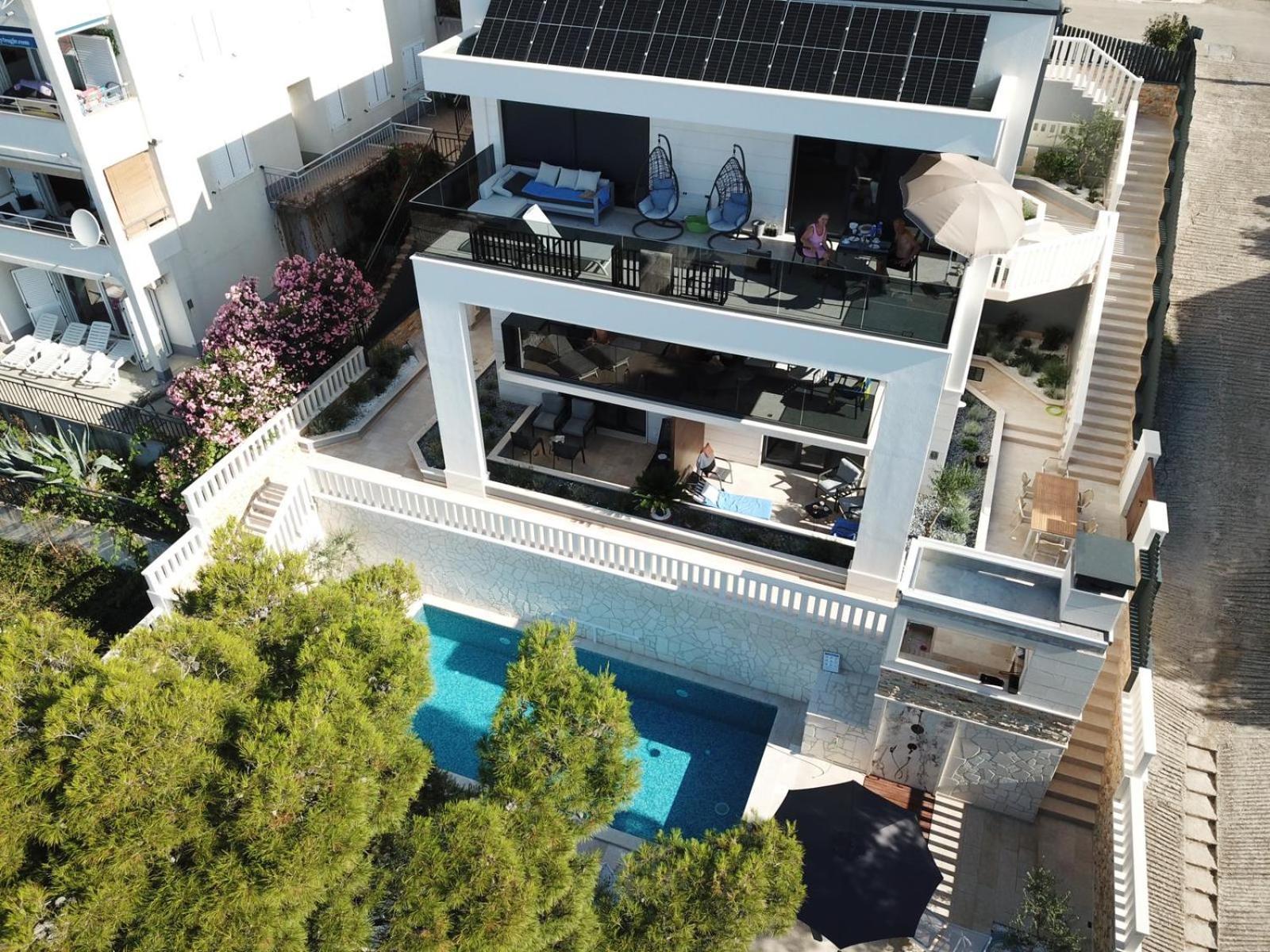 Luxury Beachfront Villa Carlisa Ciovo Exterior photo